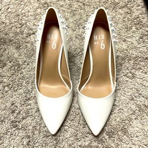 Mix #6 shoes in size 7. Lightly worn.